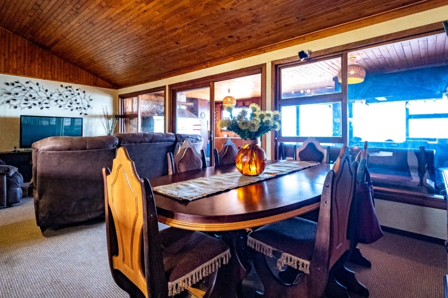 To Let 4 Bedroom Property for Rent in Herolds Bay Western Cape